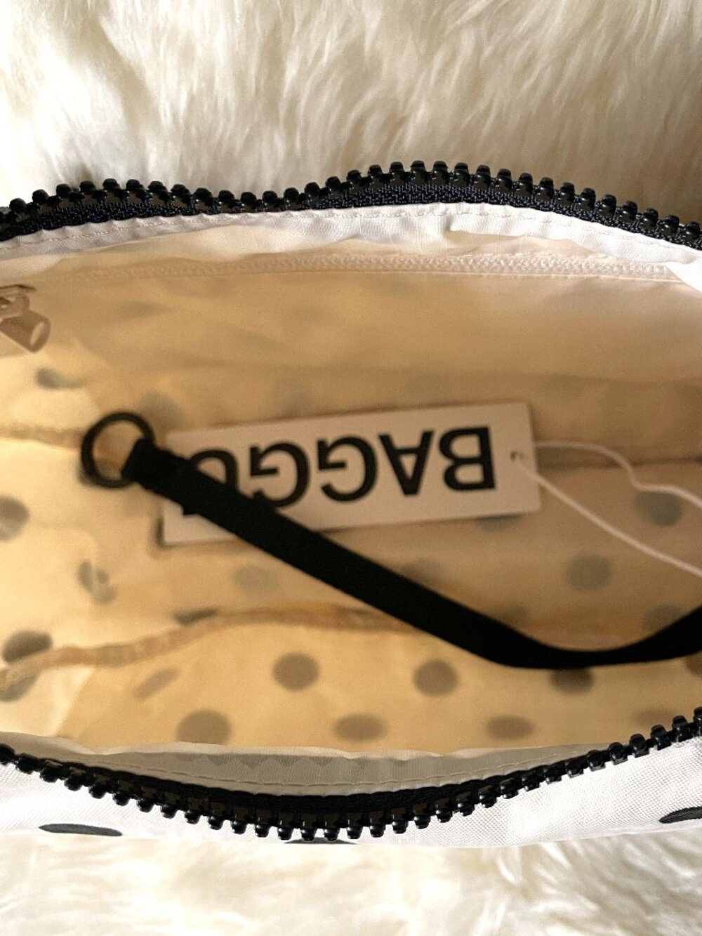 NWT Baggu Medium Crescent Bag - Cream w/ Black Polka Dot - Picture 2 of 6